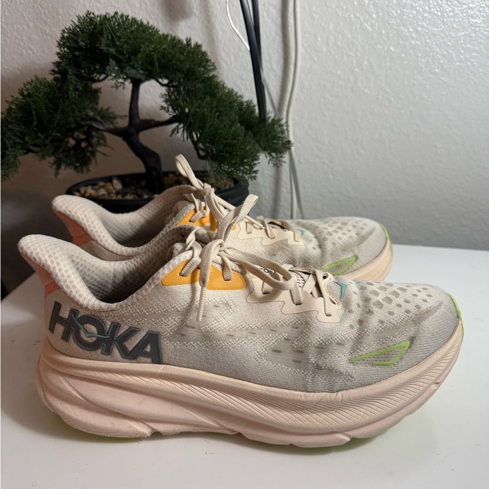 Hoka  women size 10.5 Clifton 9 Athletic Shoes in Gray and Green - Picture 2 of 11